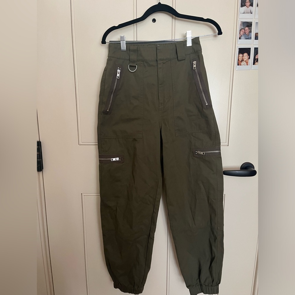 Aritiza, cargo pants, green, new, never worn